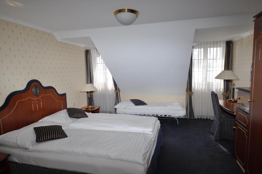Hotel Restaurant Bellevue Au Lac Thun Oda fotoğraf