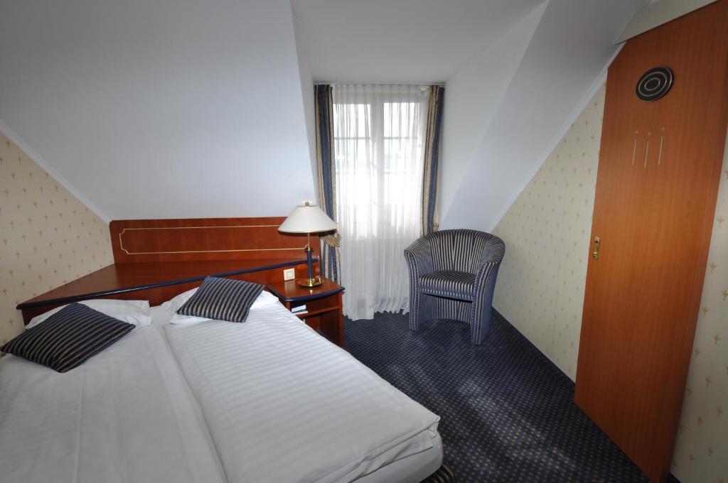 Hotel Restaurant Bellevue Au Lac Thun Oda fotoğraf
