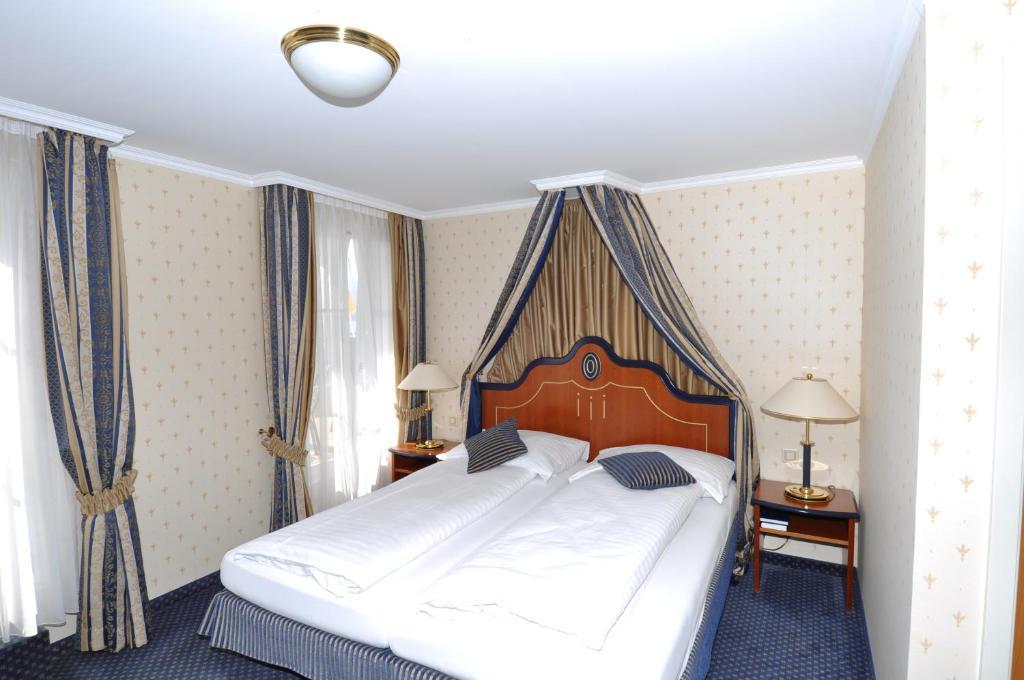 Hotel Restaurant Bellevue Au Lac Thun Oda fotoğraf