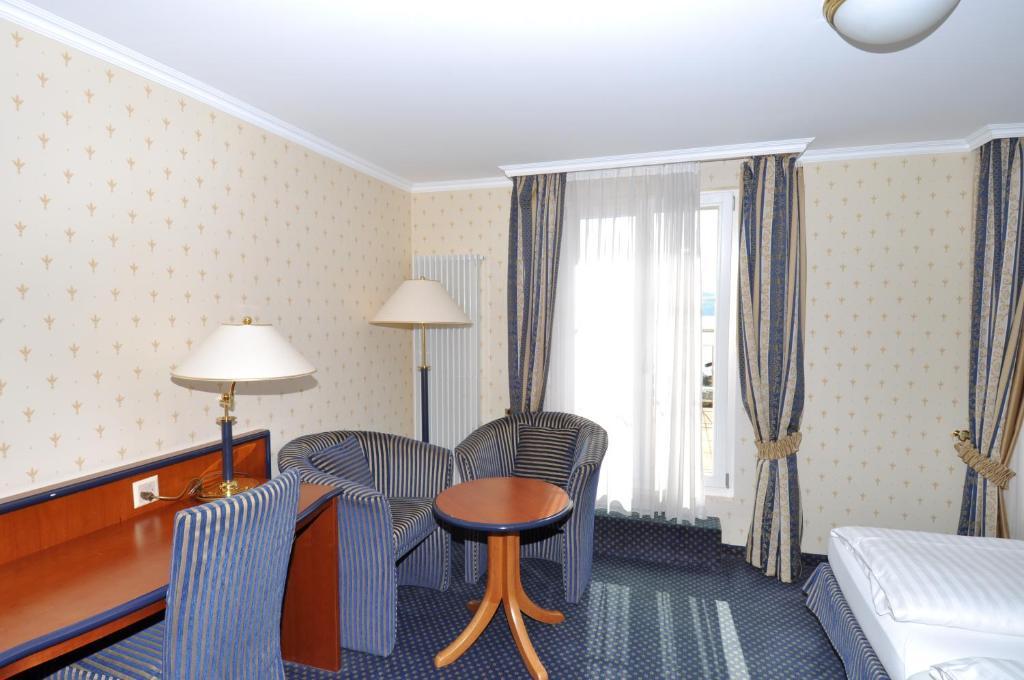 Hotel Restaurant Bellevue Au Lac Thun Oda fotoğraf